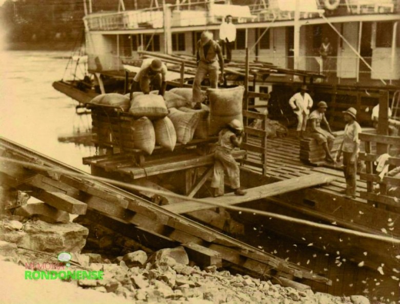 Operários fazendo carregamento de erva-mate e madeira beneficiada em Porto Mendes
Expedição Kwasinski.