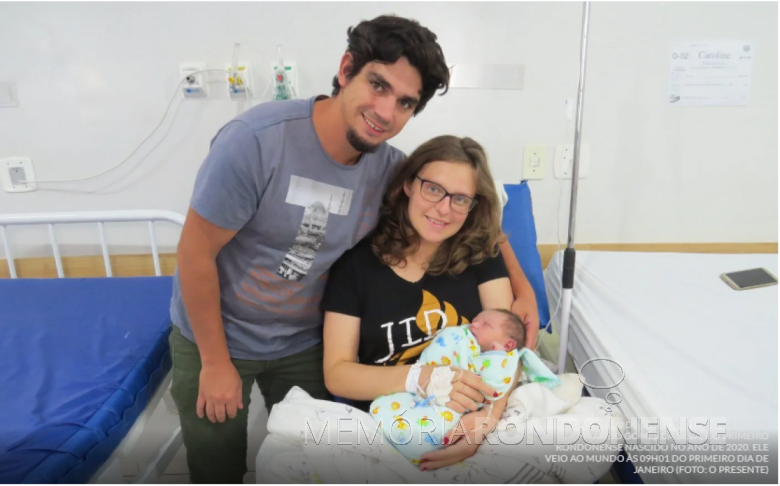 Casal Carolina Teske  da Silva e Márcio Gomes da Silva com o filho Tobias, primeira criança nascida em Marechal Cândido Rondon, em 2020.
Imagem: Acervo o Presente - FOTO  49 - 