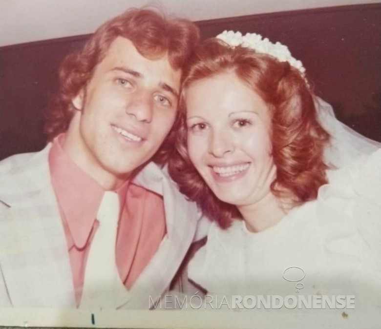 Jovens rondonenses Salete Facini e Arno Wondracek que se casaram em   janeiro de 1976.
Imagem: Acervo do casal - FOTO 1 - 