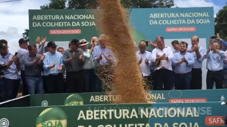 Abertura da colheita da soja 2019/2020, na cidade de Jataí (GO), em janeiro de 2020.
Imagem: Acervo Aprosoja Brasil - FOTO 14 - 