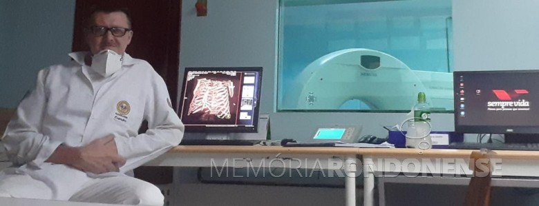 Evandro Neitzke um pouco antes de se aposentar, no setor de radiologia do Hospital Rondon.
Imagem: Acervo pessoal - FOTO 10 --

