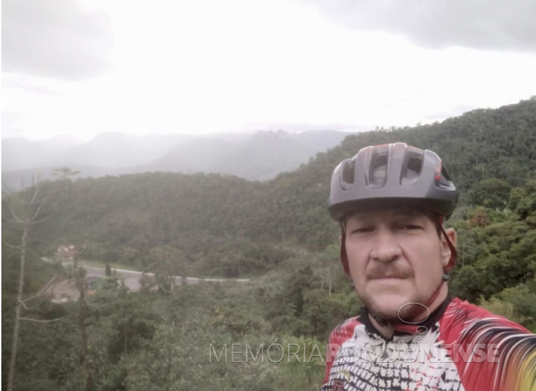 Ciclista rondonense Marcos Douglas Scheiner que pedalou desde Marechal Cândido Rondon até Balneário Camboriú (SC), em janeiro de 2022.
Imagem: Acervo pessoal - FOTO 14 -
