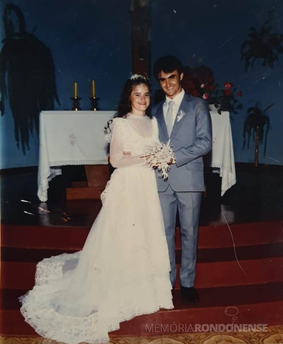 Jovens Nair Riffel e Walter Altenhofen que se casaram em 03 de janeiro de 1986.
Imagem: Acervo do casal - FOTO 4 -