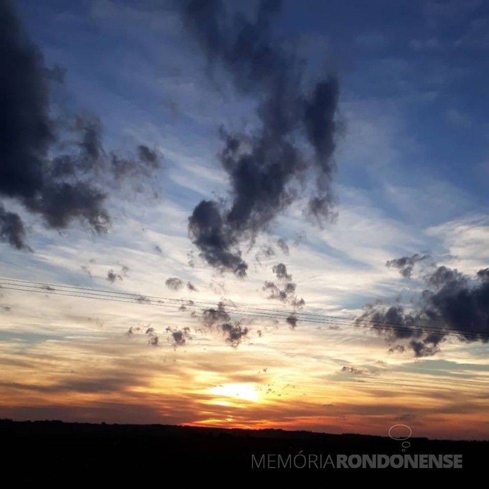 Pôr do sol na cidade de Marechal Cândido Rondon.
Imagem: Acervo e crédito Cristiano Marlon Viteck - FOTO 19 -