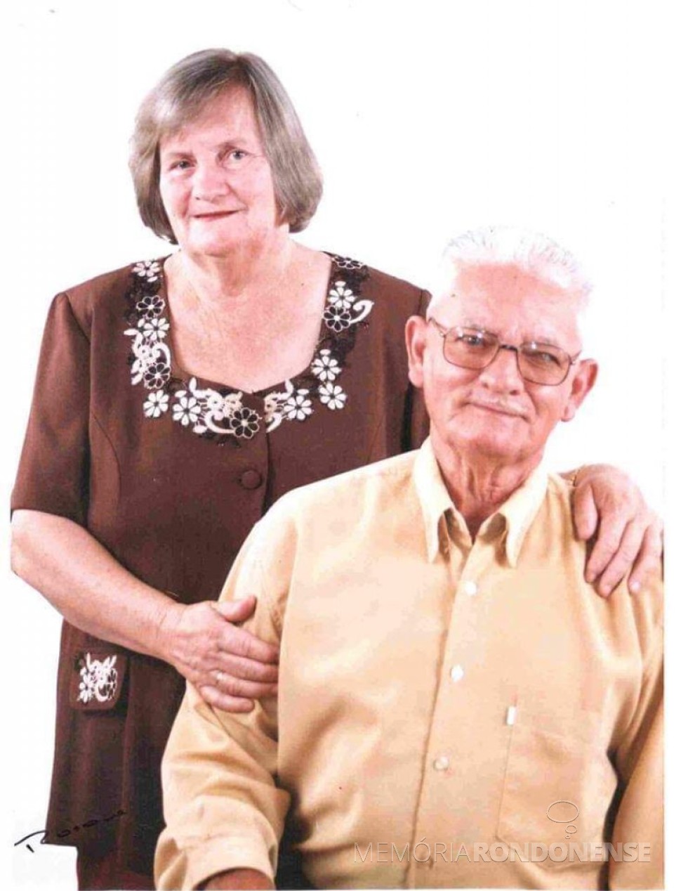 Reinilda (nascida Melchiors) com o esposa Ario José Hoff, ela falecida em junho de 2007.
Imagem: Acervo Câmara Municipal de Marechal Cândido Ropndon - FOTO 8 -