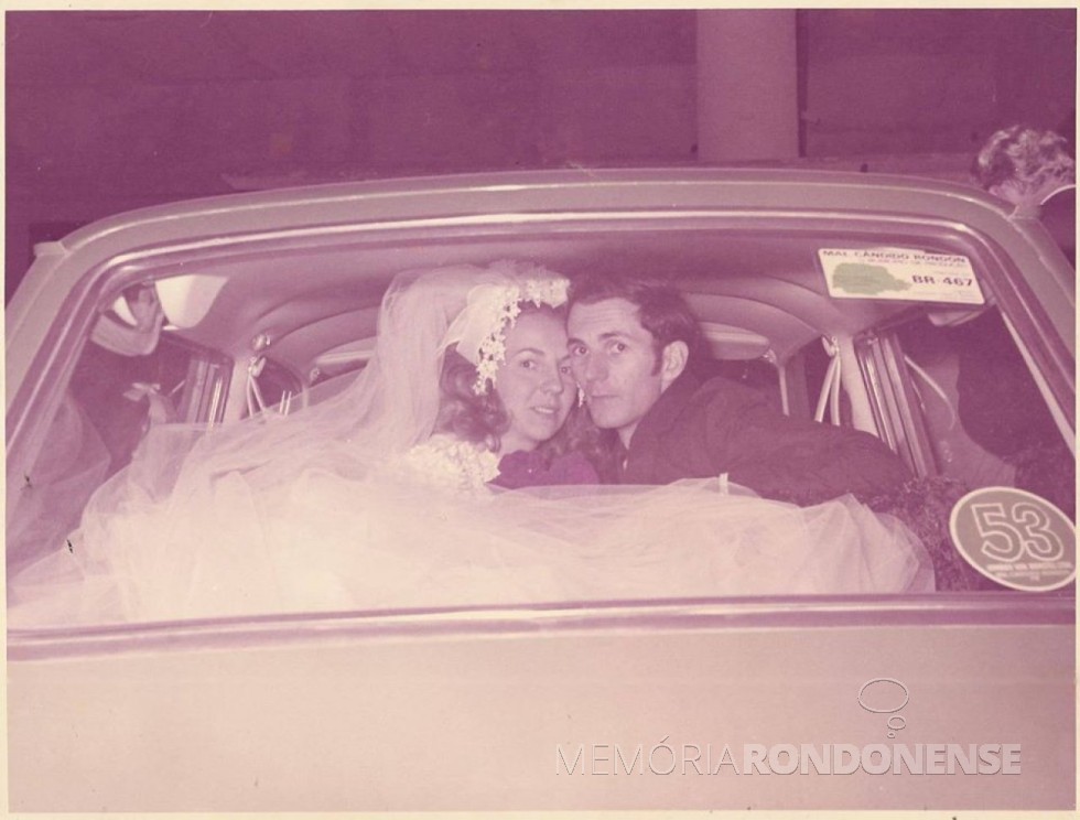 Noivos Lizelotte Strenske e Romito Graebin que se casaram em julho de 1971.
Imagem: Acervo Rafael Graebin - FOTO 4 -