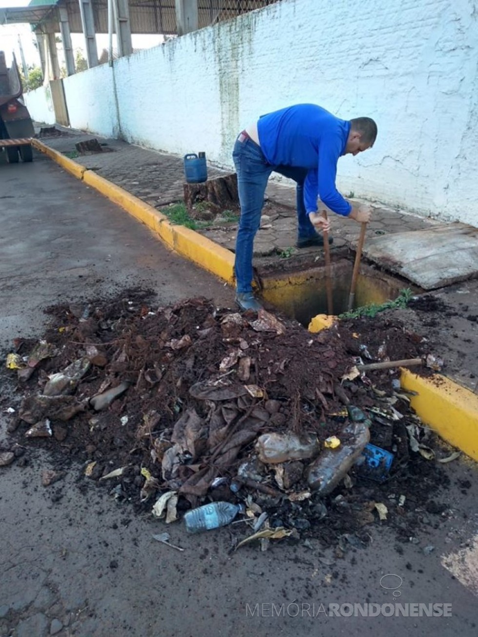 Outra amostragem de material retirado de galeria de água pluvial do Jardim Primavera, em Marechal Rondon.
Imagem: Acervo Imprensa PM-MCR - FOTO 12 -
