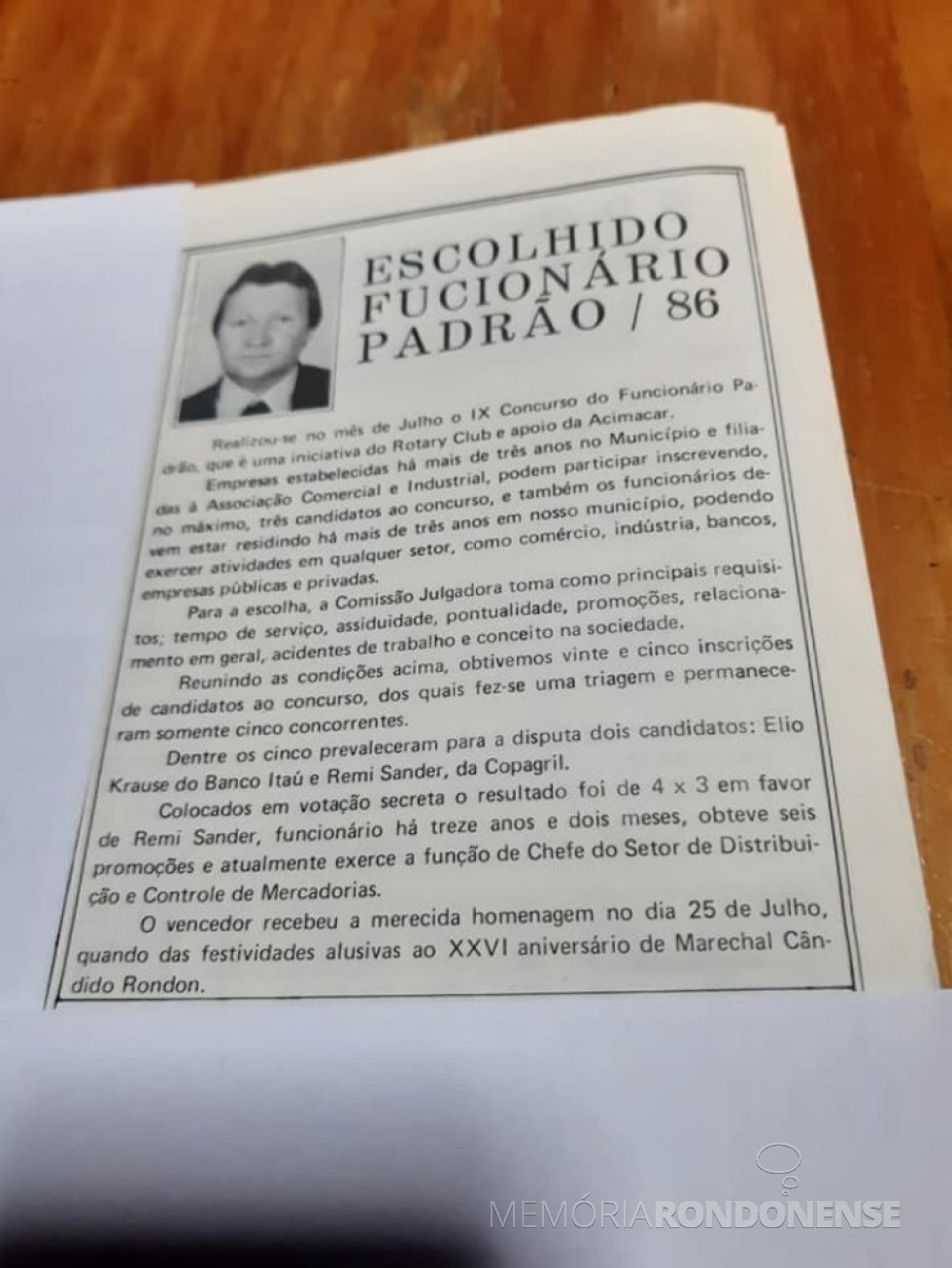 Destaque sobre a homenagem a Remi Sander como funcionário padrão 86 de Marechal Cândido Rondon.
Imagem: Acervo pessoal - FOTO 21 -