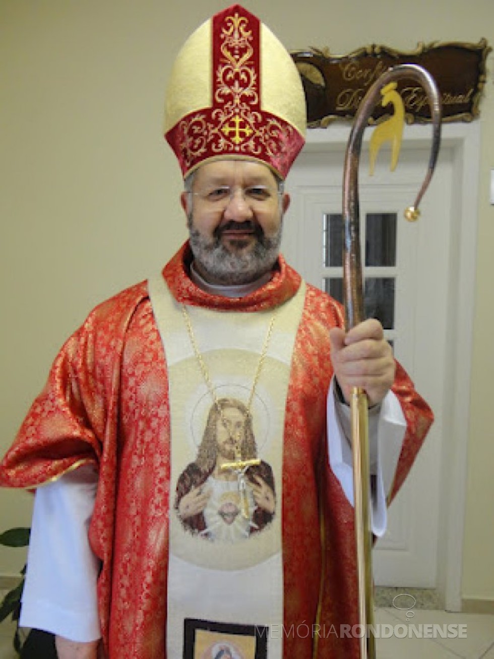 Bispo João Carlos Seneme que assumiu a diocese de Toledo, em agosto de 2013.
Imagem: Acervo Projeto Memória Rondonense - FOTO 4 -