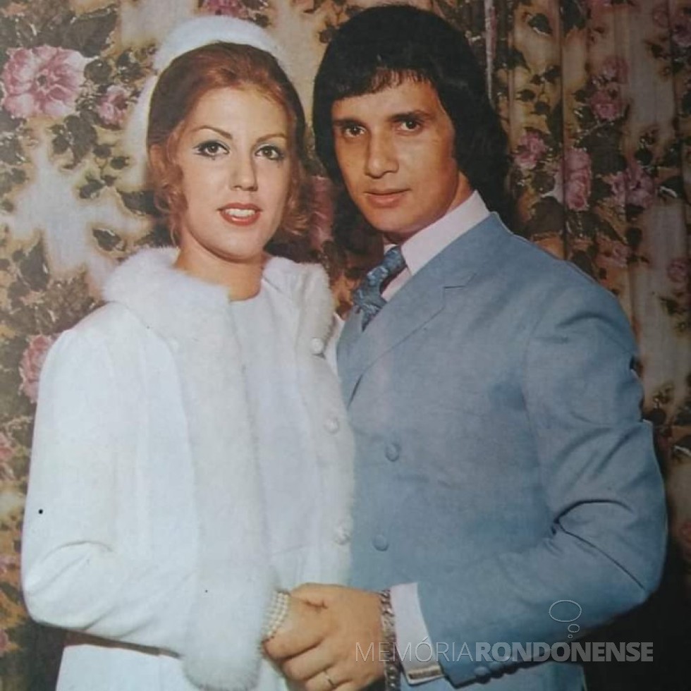 Cleonice Rossi e Roberto Carlos, no dia do casamento em Santa Cruz de La Sierra, Bolívia, em maio de 1968.
Imagem: Acervo Projeto Memória Rondonense - FOTO 2 - 