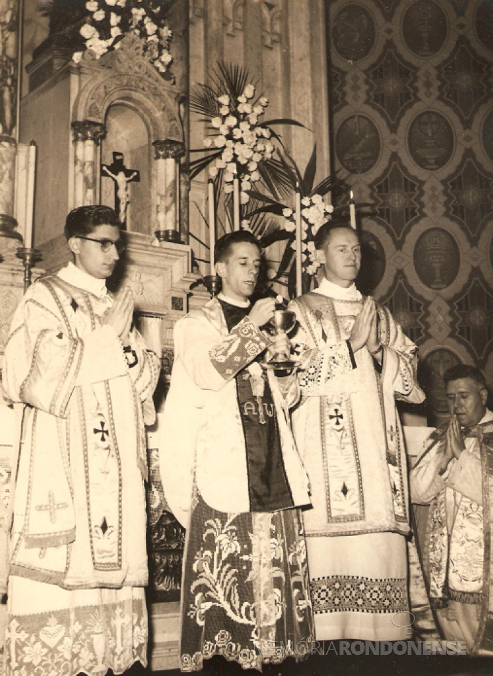 Geraldo Majella Agnelo celebrando a sua primeira missa.
Imagem: Acervo CNBB 2 - FOTO 5 - 