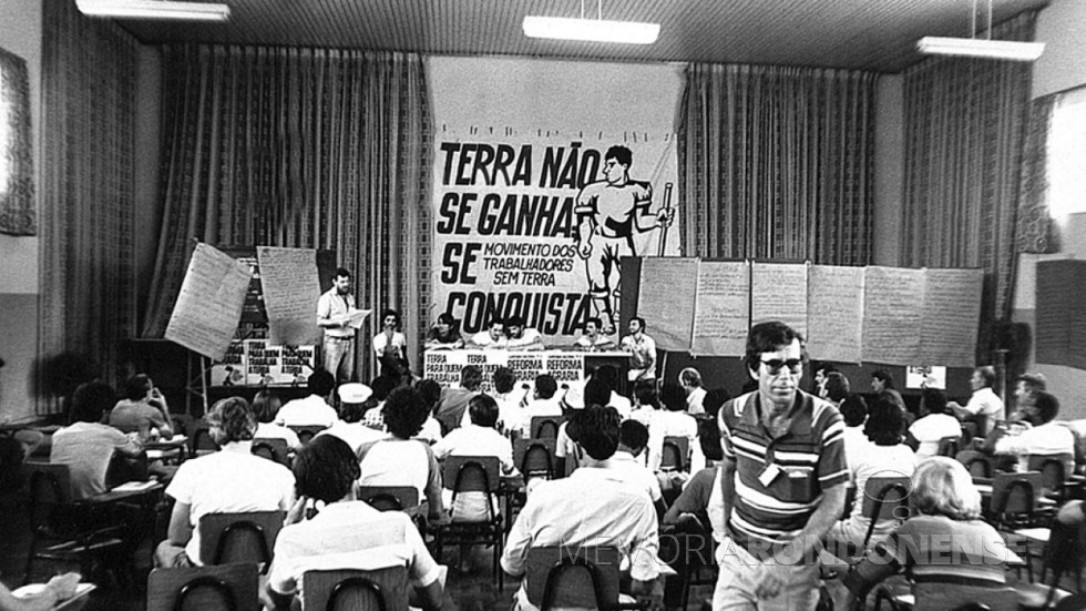 Encontro da cidade de Cascavel que deu oirgem ao Movimento dos Trabalhadores Sem Terra (MST).
Imagem: Acervo Memorial da Democracia - FOTO 3 -  