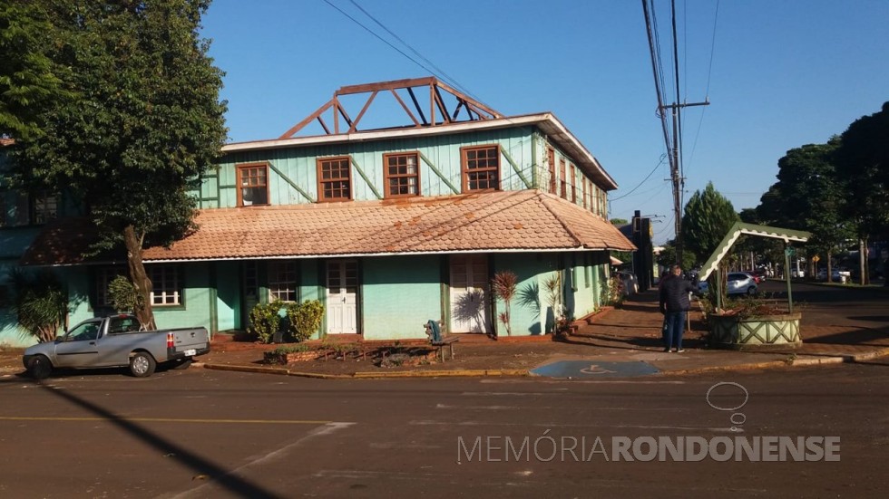 Começo dos desmache do Hotel Avenida, na cidade de Marechal Cândido Rondon, em começo de julho de 2021.
Imagem: Acervo e crédito de Elson Antonio Gehlen - FOTO 11 - 
