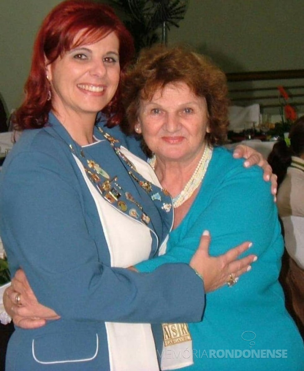 Rondonense Zelia Jochims (com a filha Geisa Mirelli) falecida em julho de 2007.
Imagem: Acervo pessoal - FOTO 4 - 