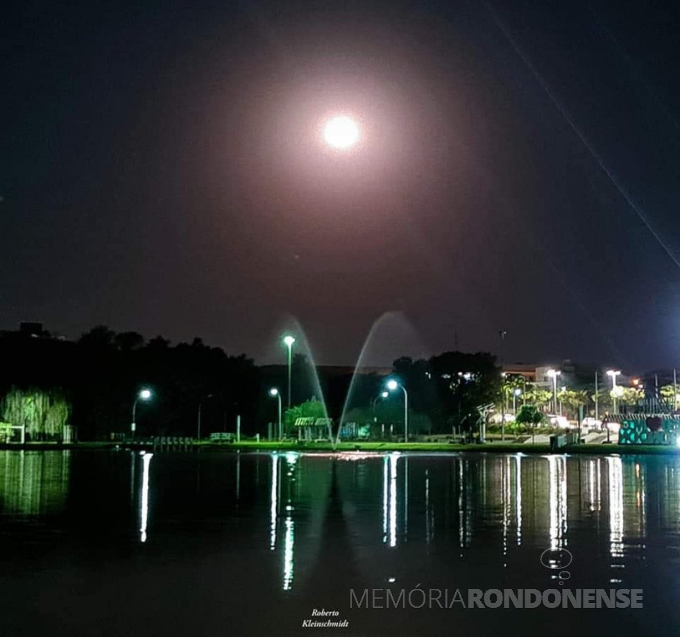 Outro instantâneio de Lua Cheia, na cidade de Marechal Cândido Rondon, captada pelolente do fotógrafo rondonense Roberto Kleinschmidt - FOTO 26 -
