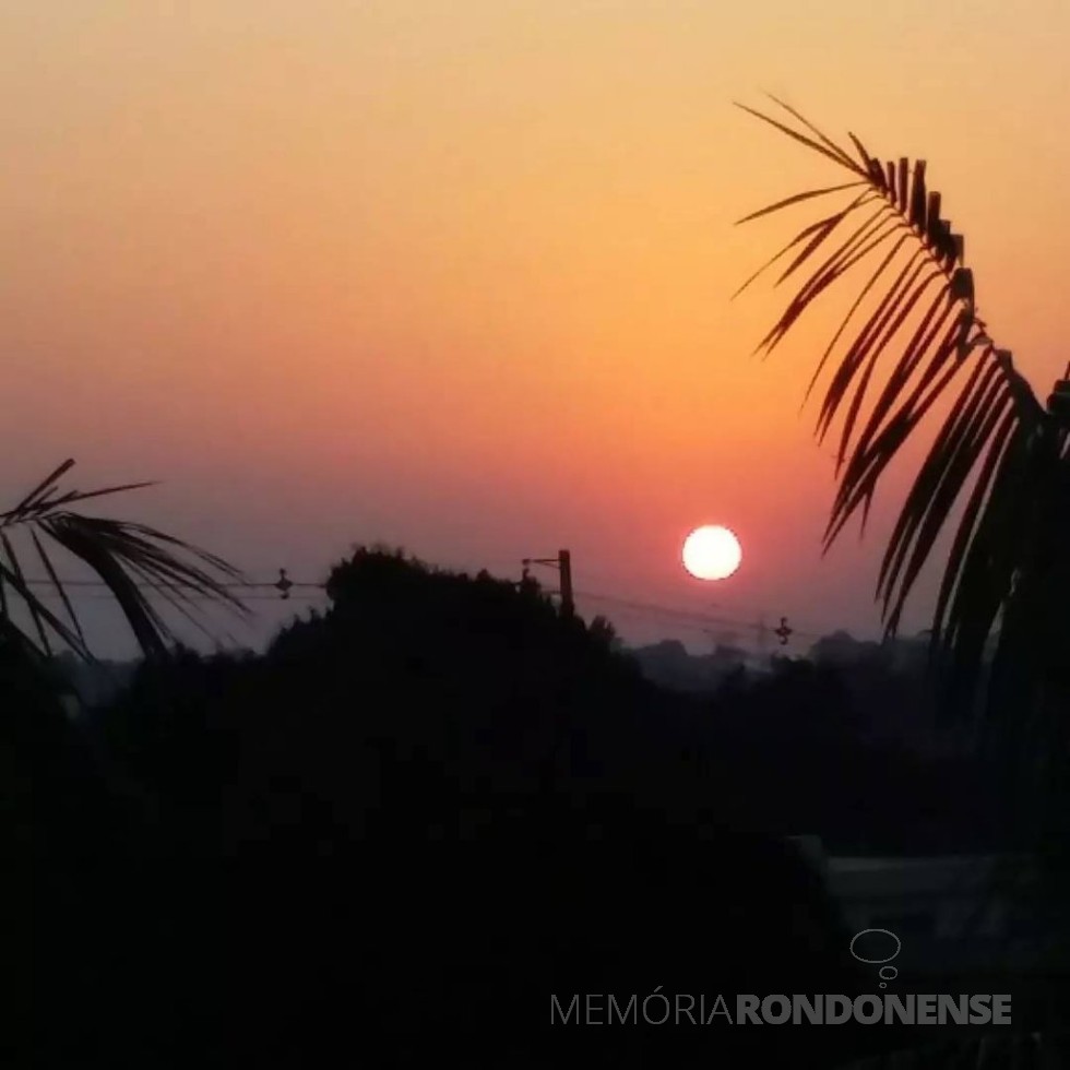 Arrebol do sol em Marehal Cândido Rondon, no dia 18 de agosto de 2021.
Imagem e crédito: Jair Meller - FOTO 21 --