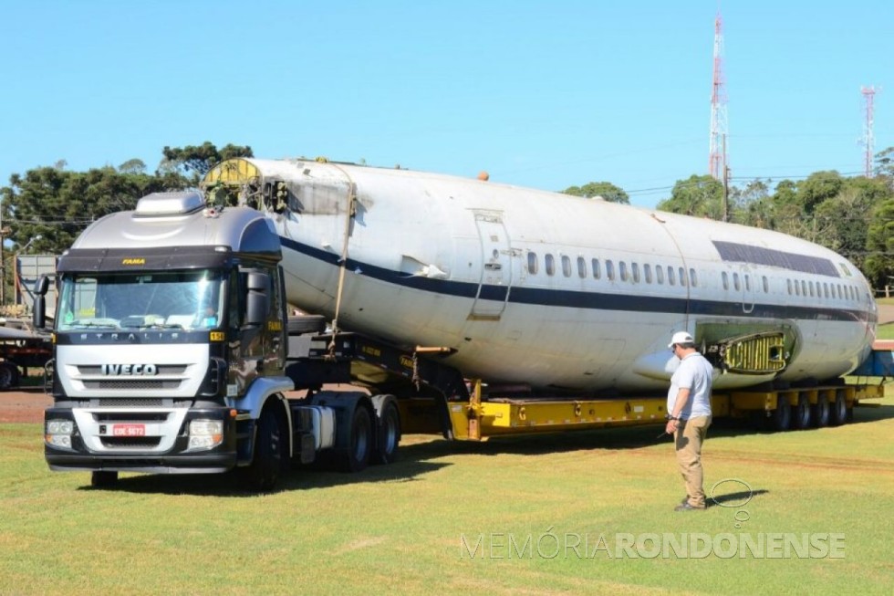 Chegada da fuselagem do Boeing 737 -200 à cidade de Foz do Iguaçu, em julho de 2016.
Imagem: Acervo Airway - FOTO 18 -
