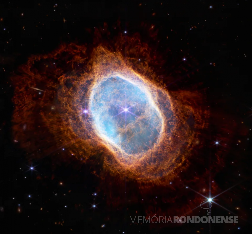 Nebulosa de Anel do Sul: uma nebulosa planetária, uma nebulosa de nuvem de gás, que fica ao redor de uma estrela morta. Ela fica a uma distância de 2.000 anos-luz da Terra.
Imagem foi feita pelo telescópio James Webb.
Imagem: Acervo Nasa - FOTO 14 - 