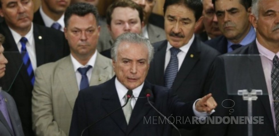 Vice-presidente Michel Temer discursando durante a posse como presidente interino do Brasil. Imagem: Acervo Folha Press Crédito: Pedro Ladeira - FOTO 10 –