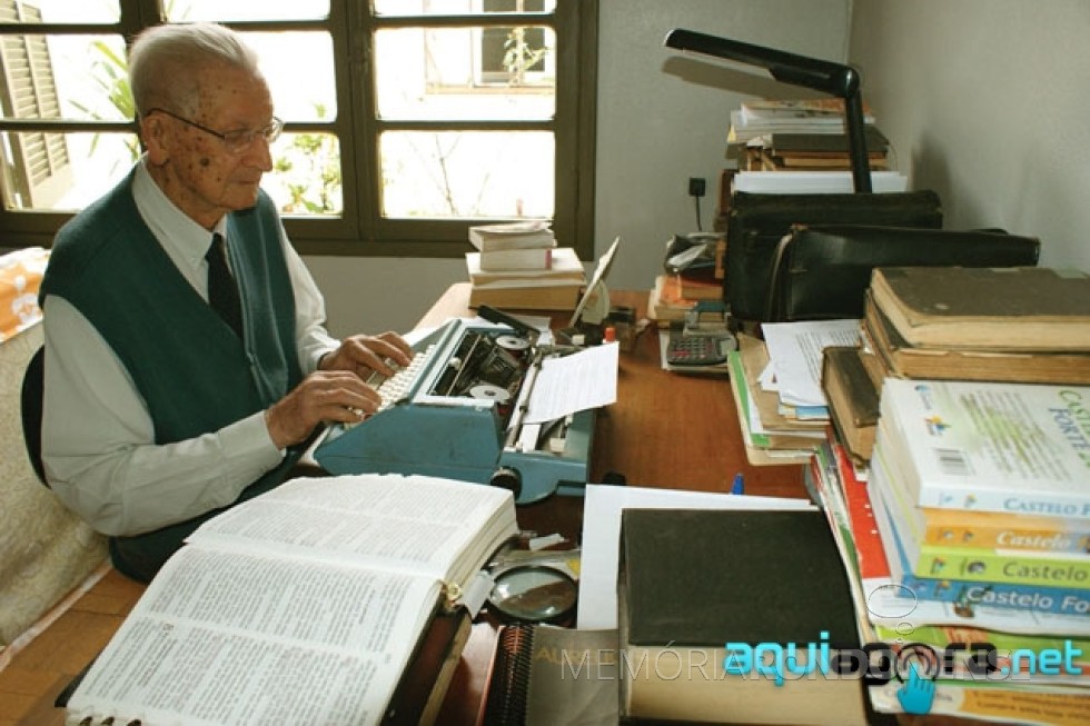 Pastor Guilherme Lüdke fotografado ao completar 104 anos de vida, com residência em Marechal Cândido Rondon. 
Imagem: Acervo AquiAgora.net - FOTO 1 - 