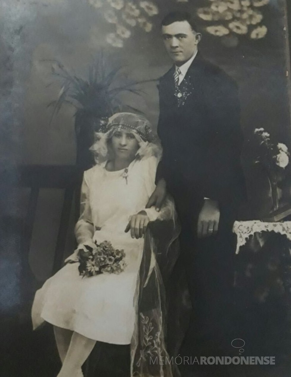 O casal Carolina Werz e Carlos Emilio Fernando Ritscher, 
 no dia de seus casamento, em 1932. 
Imagem: Acervo Lucas Ritscher - FOTO 1 - 
