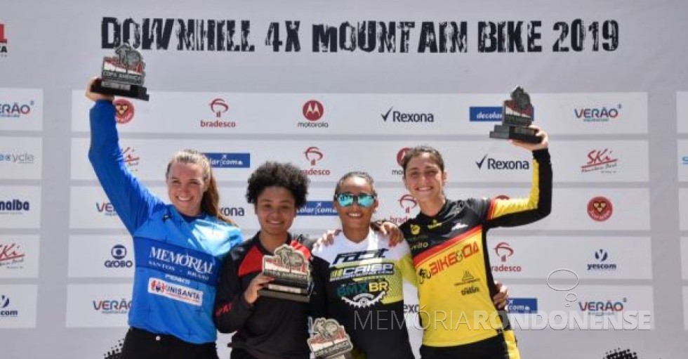 Maria Tereza Müller classificada na 4ª posição na Copa América Downhill 4X. 
Imagem: Acervo Revista da Bicicleta - FOTO 13 - 