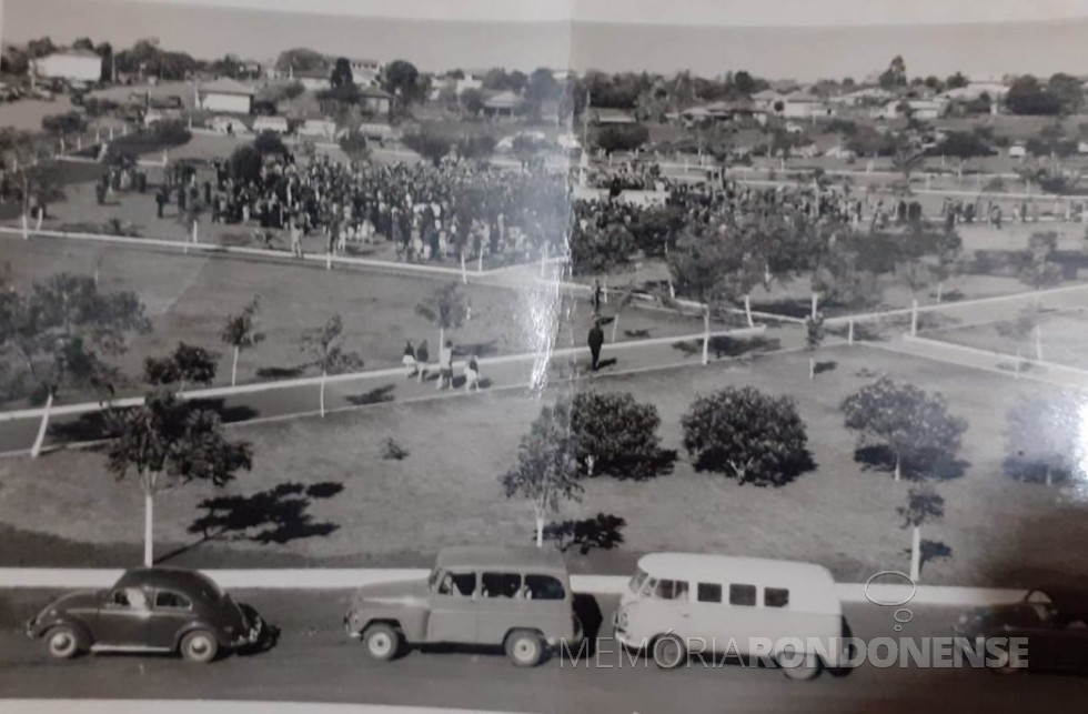 Inauguração da Praça Willy Barth na cidade de Marechal Cândido Rondon, em 25 de julho de 1964.
Imagem: Acervo Wally Hachmann Zmysloni - FOTO 7 - 