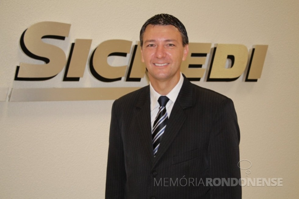 Gilson Metz que assumiu a diretoria de negócios da Sicredi Aliança PR/SP, em 18 de maio de 2015. 
Imagem: Acervo AquiAgora.net - FOTO 5 - 
