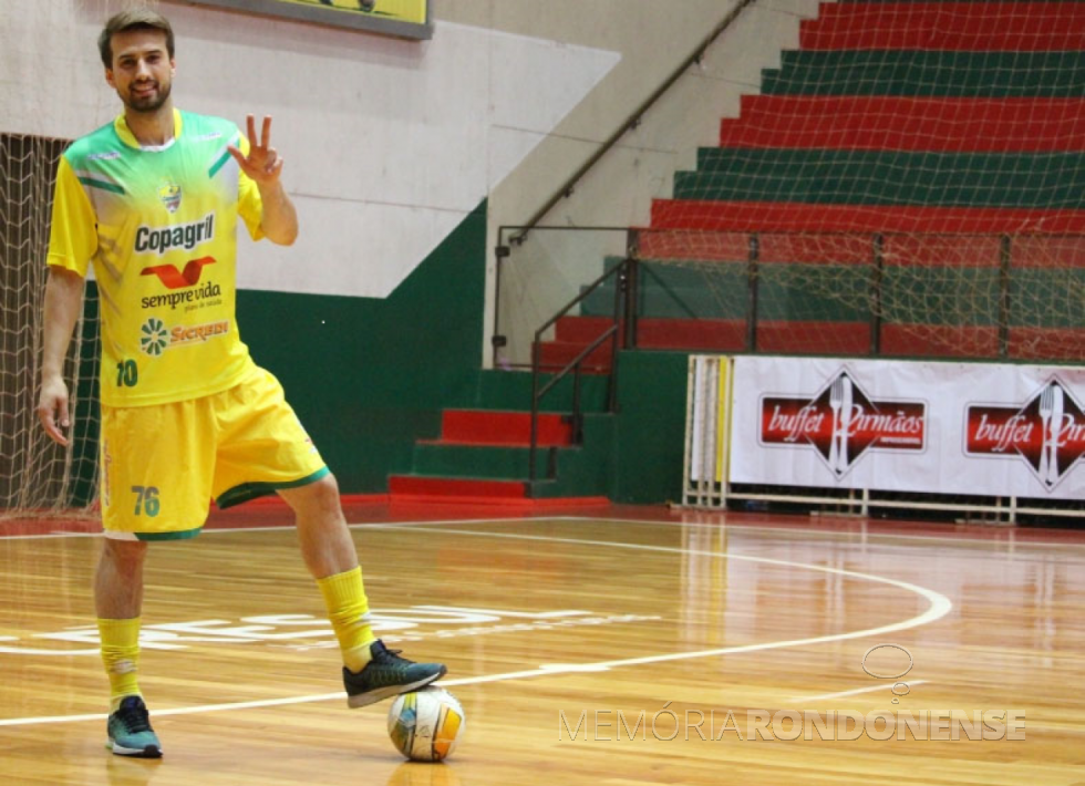 Ala esquerda Thiago Bissoni, anunciado como novo contratado da Copagril Futsal, em 1º de agosto de 2016. 
Imagem: Acervo Imprensa Copagril - FOTO 4 - 
