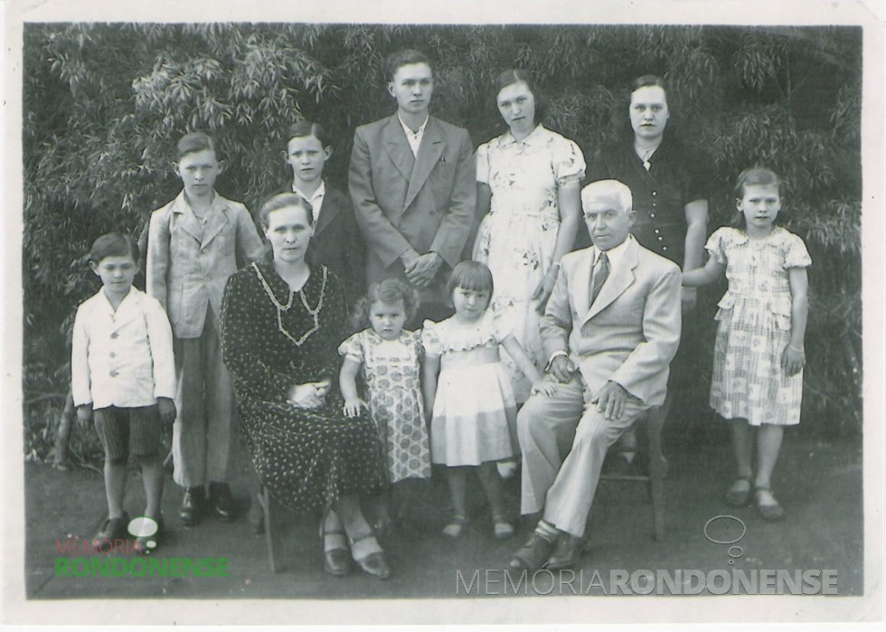 Casal pioneiro João Albino Liell e Erna Anschau Liell (ambos em memória), que chegou a Quatro Pontes, em 13 de agosto de 1953,  com seus nove filhos.
Imagem: Acervo Darcila Luiza Haubert 