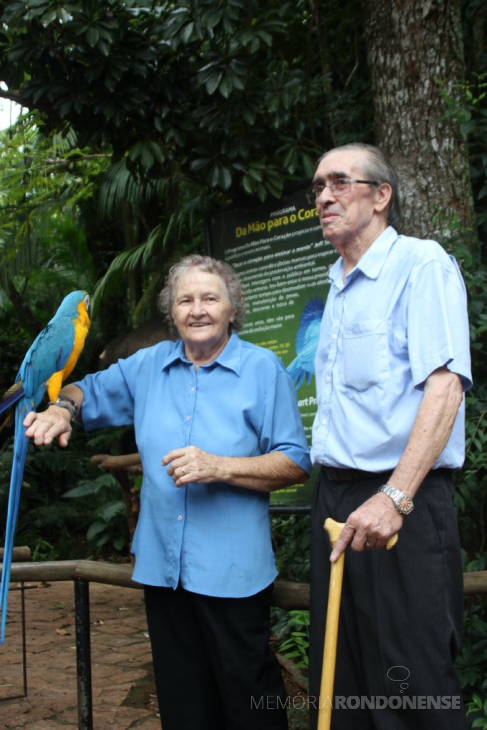 Pioneiro Luiz Mosconi, do distrito de Iguiporã com a esposa Negibe Bianchessi, falecido em dezembro de 2016.
Imagem: Acervo da Família - FOTO 7 - 