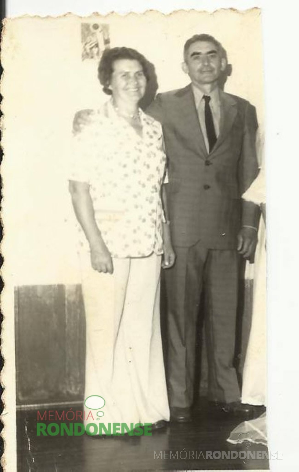 Leopoldo José Witeck  e esposa Hilda (ambos falecidos e sepultados no cemitério público de Marechal Cândido Rondon), ele nascido em 06 de agosto de 1922, em Montenegro, RS.
Imagem: Acervo da Família - FOTO 3 -
