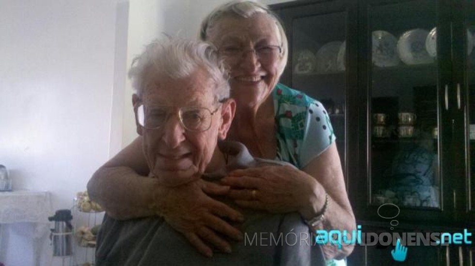 Casal Alberto  e Orminda Arendt Rusch, 
ele falecido em maio de 2013 aos 92 anos. 
Imagem: Acervo AquiAgora.net - FOTO 2 - 