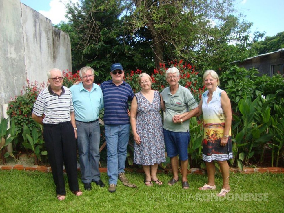 Pioneiro rondonense Carlos Graff (e), falecido em junho de 2019, com os irmãos Vilton, Matias, Vilma,  Silvio e Gerda. 
Imagem: Acervo de Vilton Graff - FOTO 18 - 