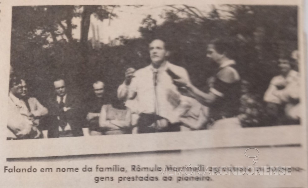 Advogado Rômulo Martinelli agradecendo a homenagem prestada em nome da família do homenageado. 
Imagem : Acervo O Estado do Paraná - FOTO 6 - 
