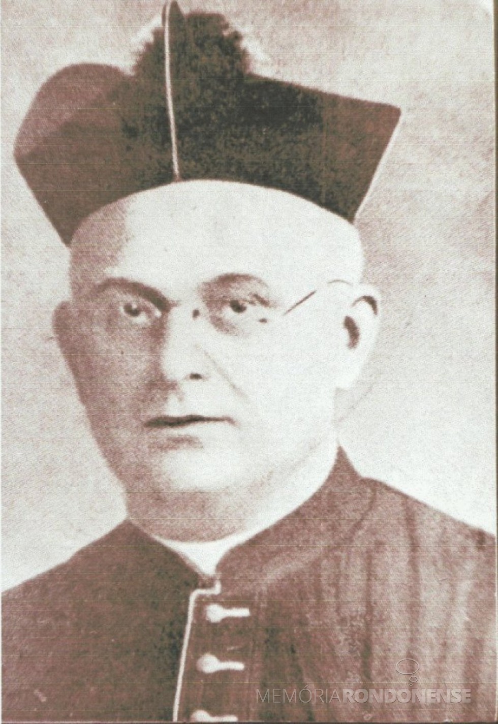 D. Guilherme Maria Thiletzek SVD, natural da Polônia, que foi nomeado primeiro prelado da então criada prelatura católica de Foz do Iguaçu. 
Imagem: Acervo Memória Rondonense - FOTO 1 - 
