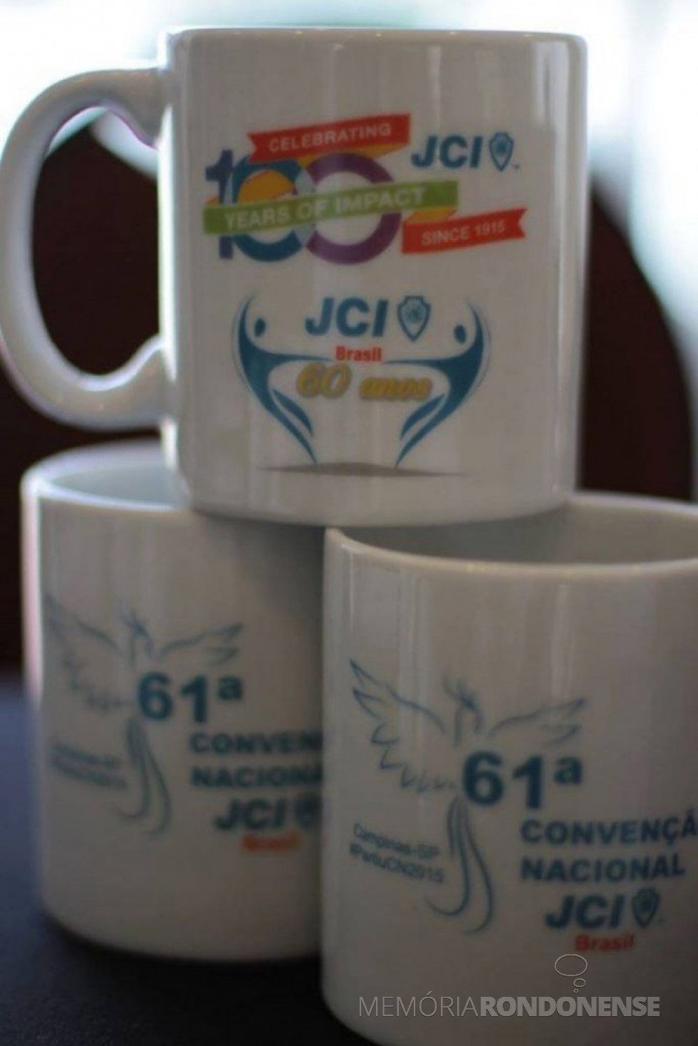 Uma das lembranças da JCI-Brasil alusivo aos 60 anos da JCI-Brasil, apresentada na 61ª Convenção Nacional realizada na cidade de Campinas, SP. 
Imagem: Acervo Juliani Della Giustina - FOTO 14 -
