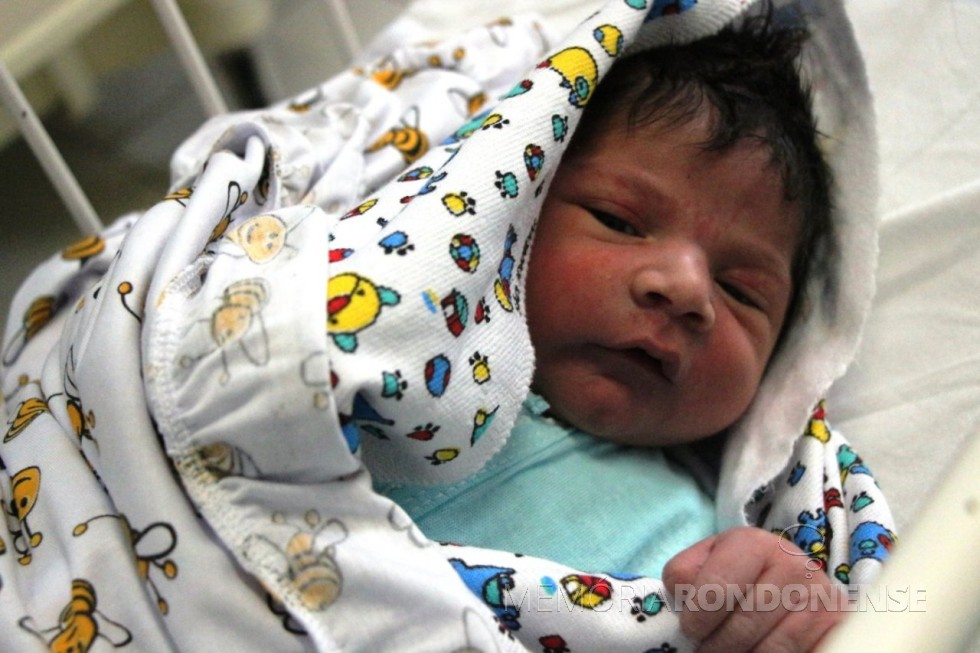 Menino Lucas José que foi o parto de nº 500 no Hospital Municipal Dr. Miguel Cruzatti. 
Imagem: Acervo O Presente - FOTO 13 -